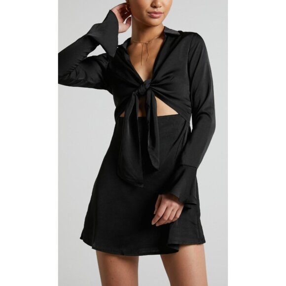 Spring & Mercer Dress L Black Long Flutter Sleeve Tie Front Cut Out NEW - Picture 3 of 16